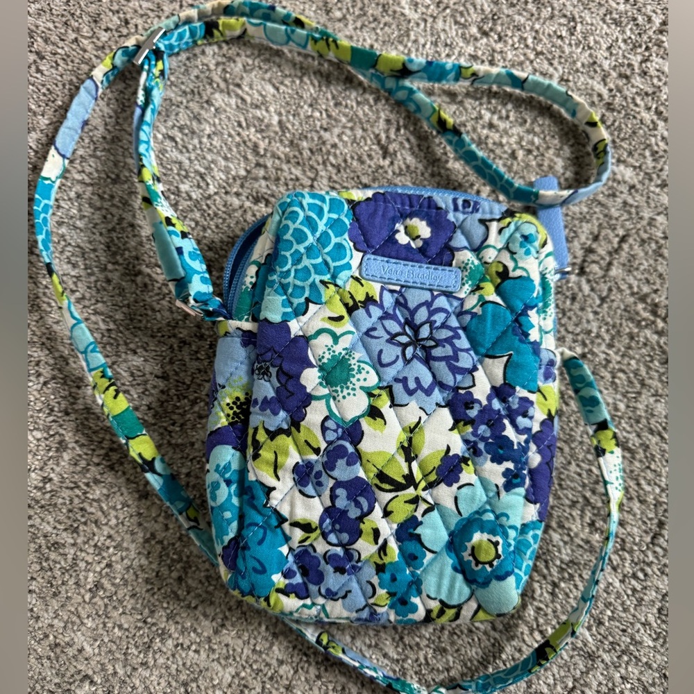 Vera Bradley floral quilted zip crossover small body bag phone holder new